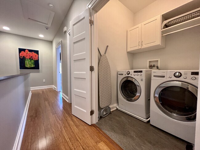 Building Photo - 130 Home St