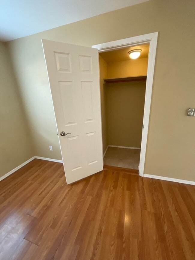 Building Photo - Foothills Location - 3 Bedroom 2 bath on cul-de-sac with Sparkling pool