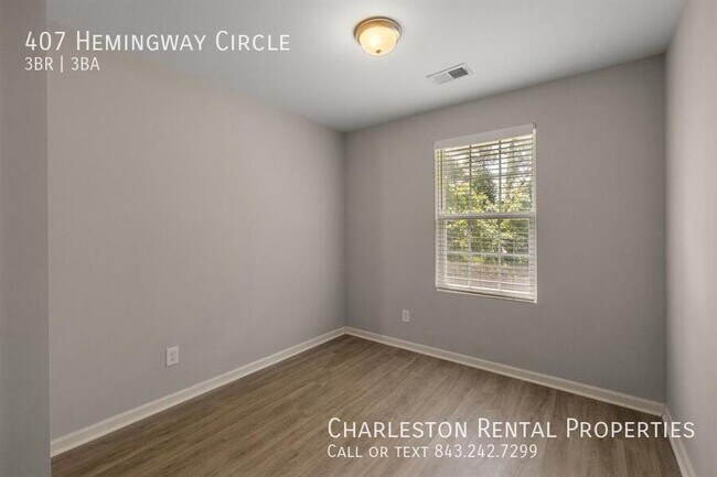 Building Photo - 407 Hemingway Cir
