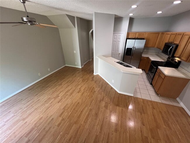 Building Photo - 676 Vallance Way NE