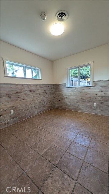 Building Photo - 546 Griswold Ave