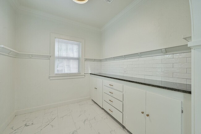 Building Photo - 1507 NW 28th St