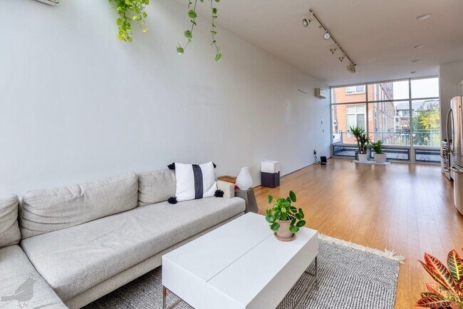 Building Photo - Amazing Two-Level Loft in the Heart of the...
