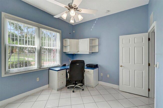 Building Photo - 2500 Castle Pines St