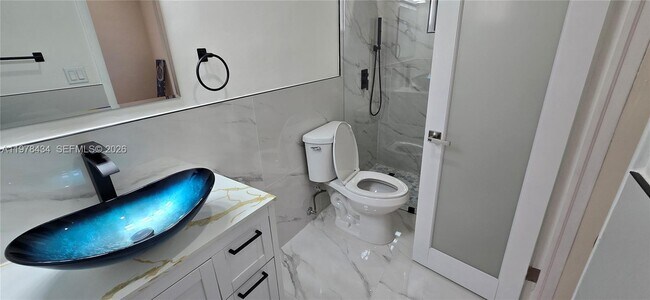 Building Photo - 2731 SW 29th Ave