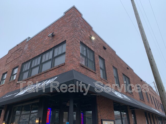 Building Photo - 4842 N College Ave