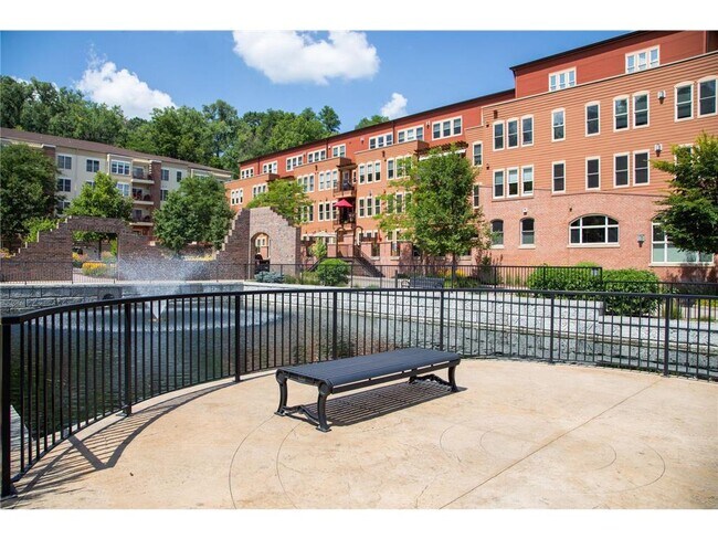 Building Photo - 640 Main St N