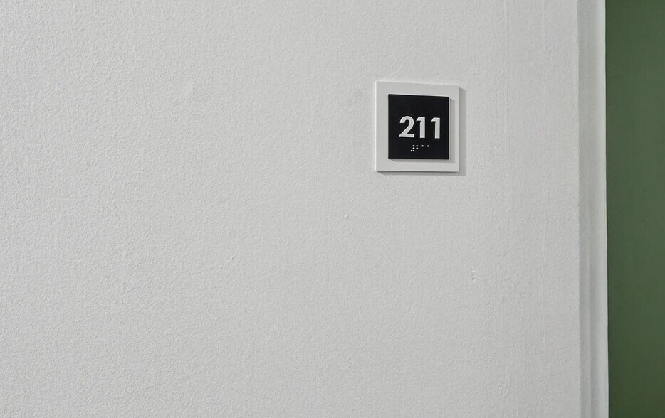 Building Photo - 21 Park Dr
