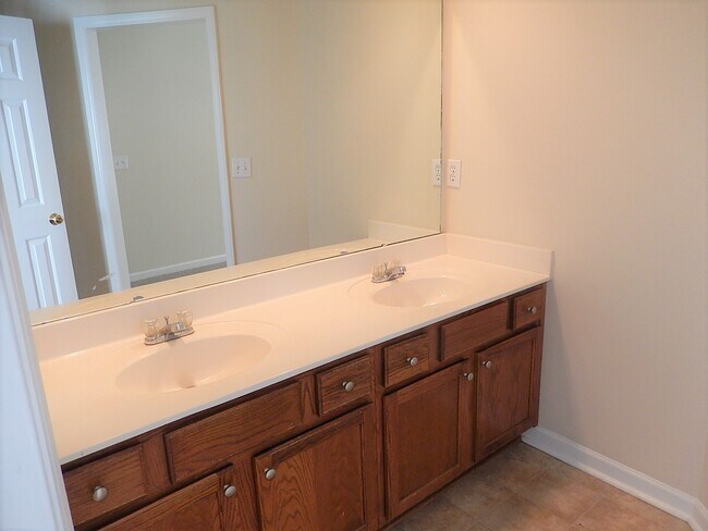 Building Photo - 5809 Spirit Ct