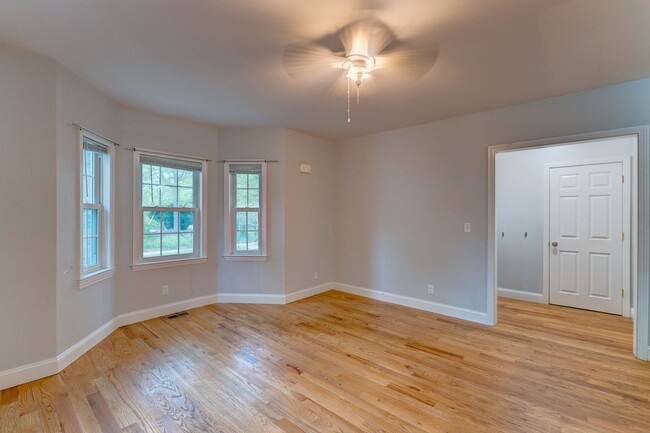 Building Photo - 79 Winchester Ave