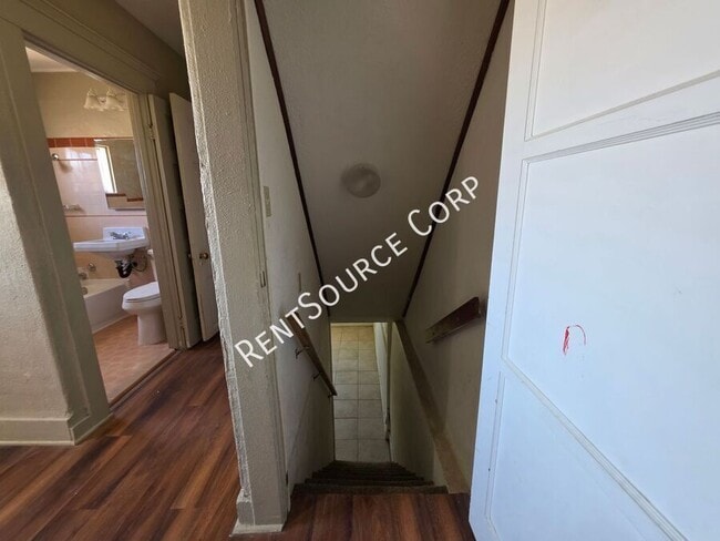 Building Photo - 750 CA-58