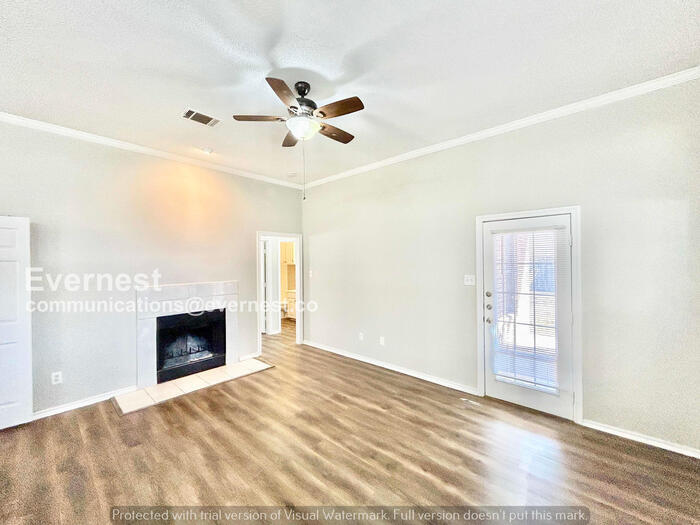 Building Photo - 1029 Matthew St