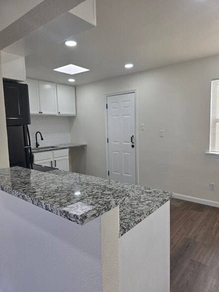 Building Photo - 4712 Devonshire Dr