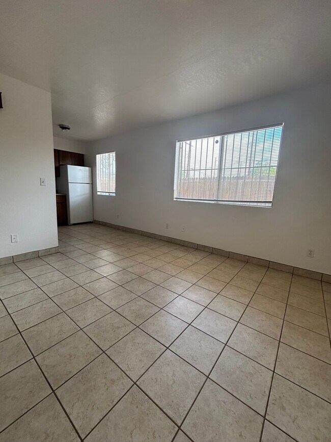 Building Photo - 2763 N Edith Blvd