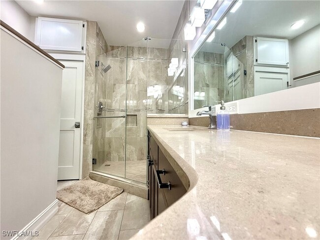 Building Photo - 6325 Wilshire Pines Cir