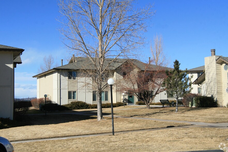 Building Photo - Oakwood Senior Apartments