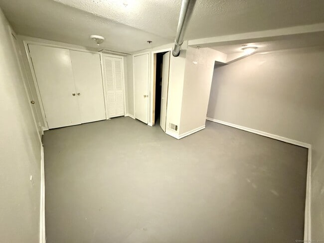 Building Photo - 151 Newington Ave
