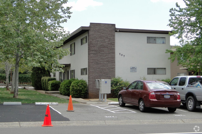 Building Photo - Bidwell Apartments