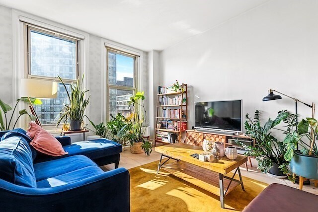 Building Photo - 70 Lincoln St