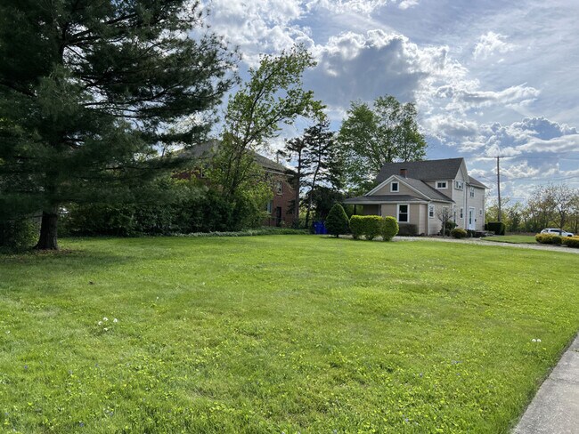 Building Photo - 16806 Pilgrim Ave