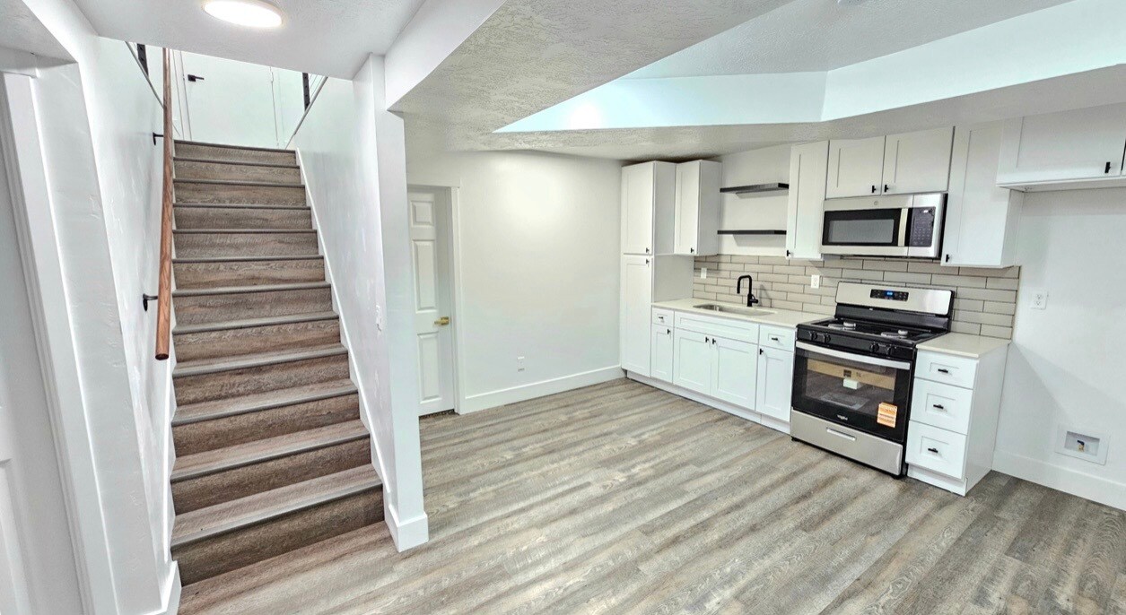 Building Photo - 3797 Armoridge Dr