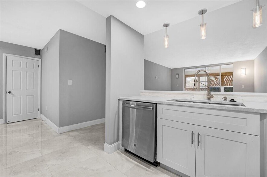 Building Photo - 7100 NW 17th St