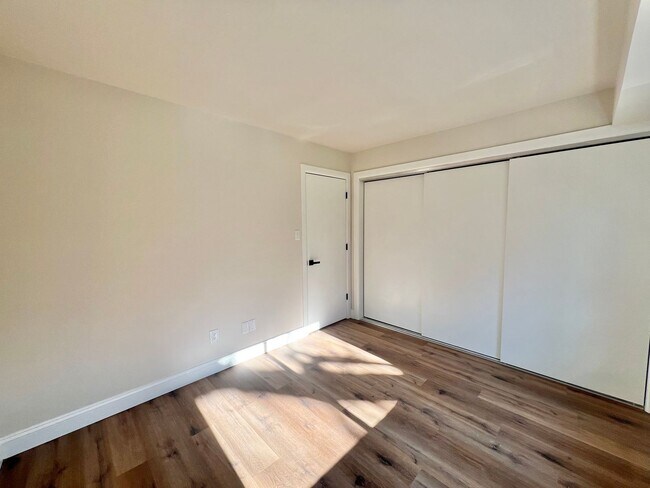 Building Photo - Newly Remodeled 2BD, 1.5BA Raleigh Condo in a Prime Location Near NC State University and Downtow...