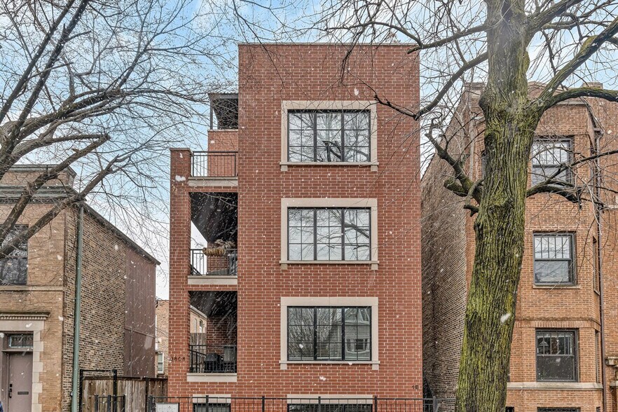 Building Photo - 3814N N Kenmore Ave