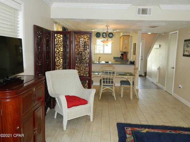 Building Photo - 7437 Beach Dr