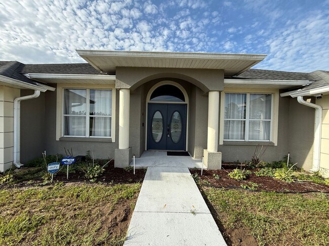 Building Photo - 11400 Lovers Ln