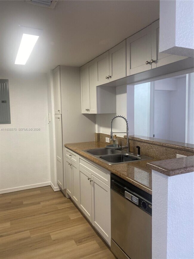 Building Photo - 36 NW 6th Ave