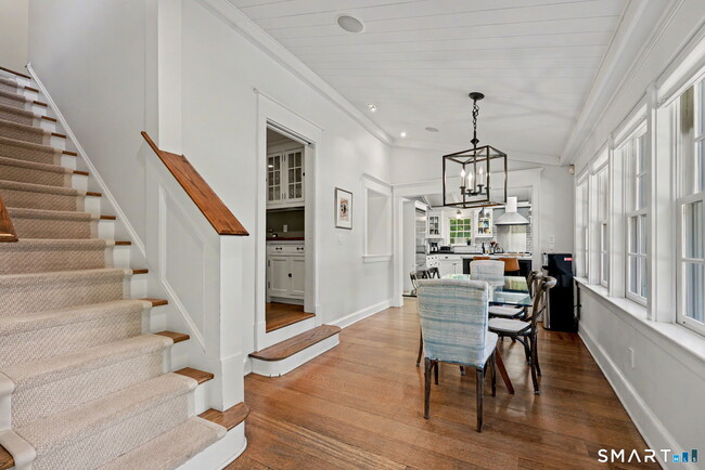 Building Photo - 51 Squires Ln