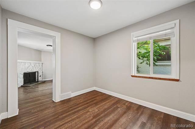 Building Photo - 1054 Leyden St