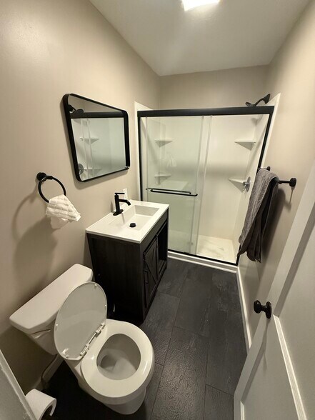 Building Photo - 509 E Mill St