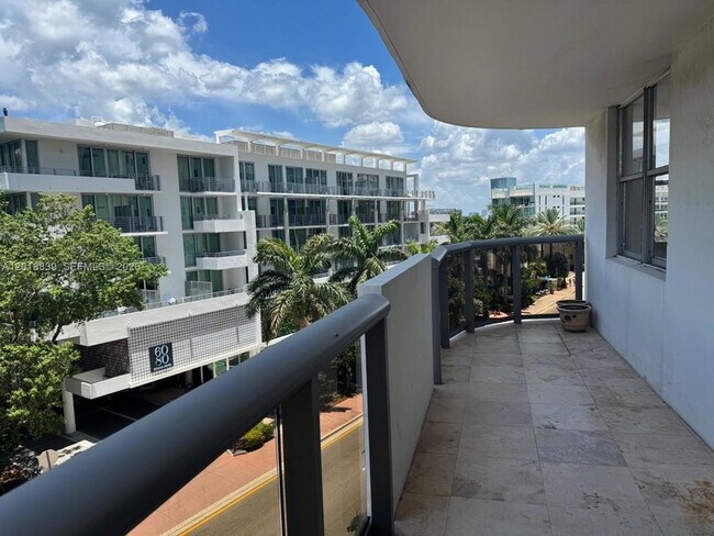 Building Photo - 6039 Collins Ave