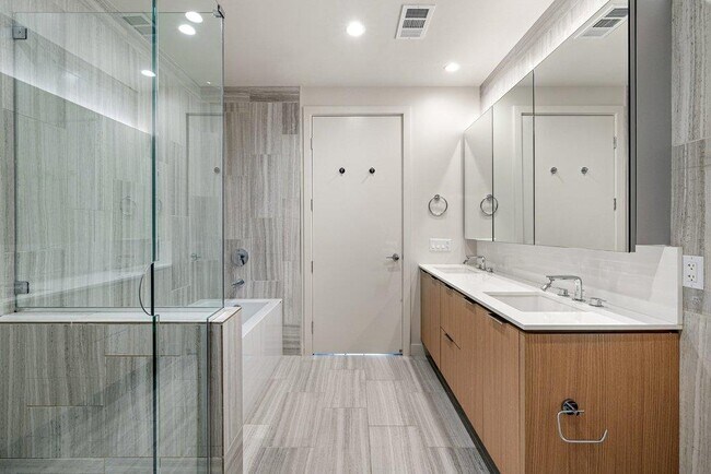 Building Photo - 44 East Ave