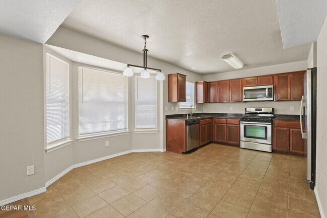 Building Photo - 2933 Pebble Rock Pl