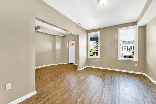 Building Photo - Beautiful Home in West Baltimore!