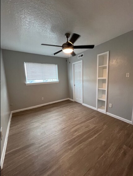 Building Photo - 5220 Weber Rd