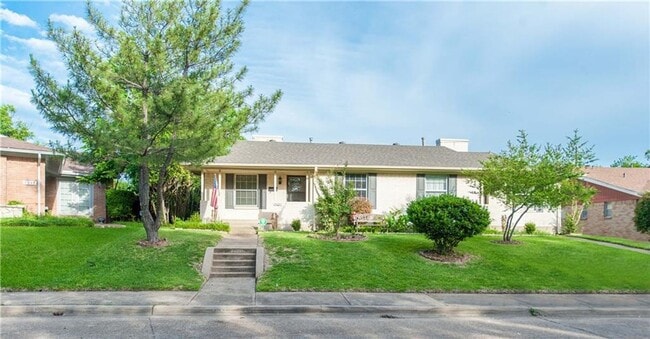 Building Photo - Updated White Rock Lake Area Duplex