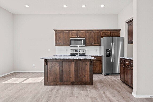 Building Photo - LEASING