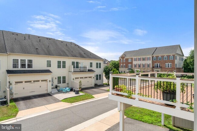 Building Photo - 42524 Rowderbury Square