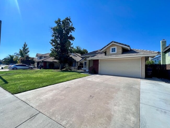 Building Photo - 3 Bedroom SINGLE STORY home located in Murrieta for LEASE!
