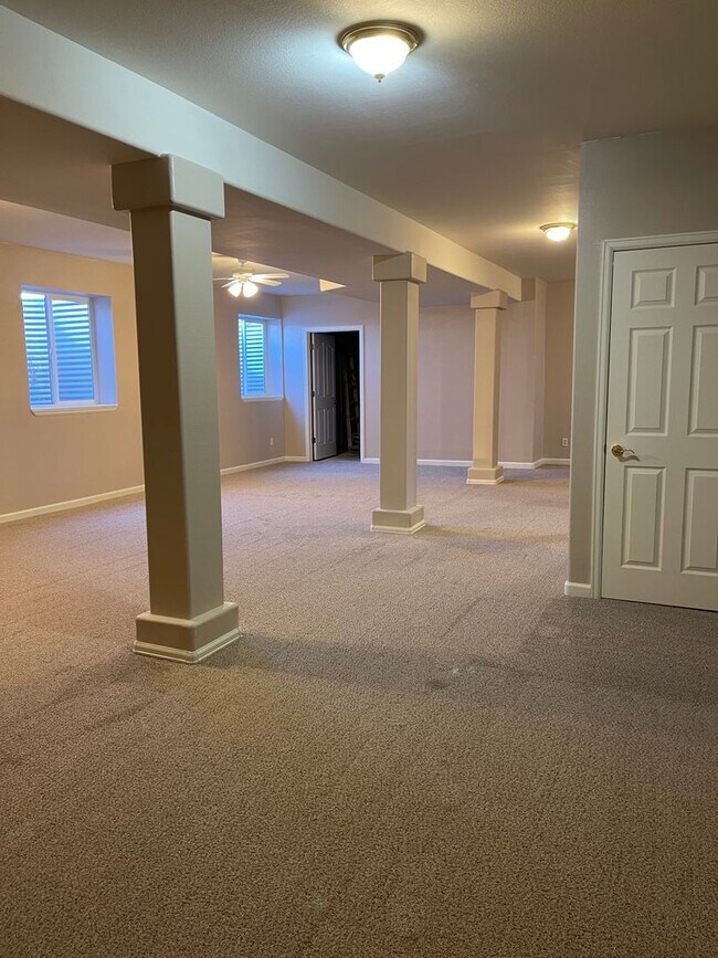 Building Photo - 66 Wild Rose Dr
