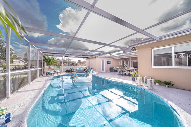 Building Photo - 2101 N 52nd Ave