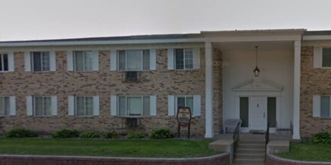 Primary Photo - Carriage Hill Apartments