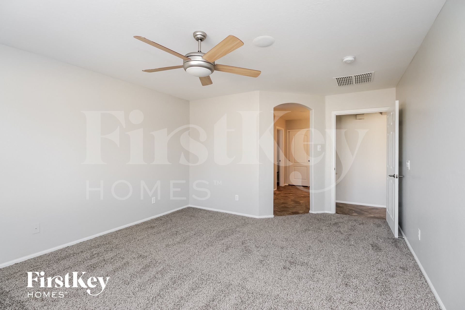 Building Photo - 2060 W Goldmine Mountain Dr