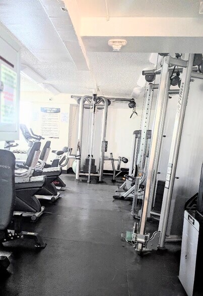 Building Photo - 444 Niu St