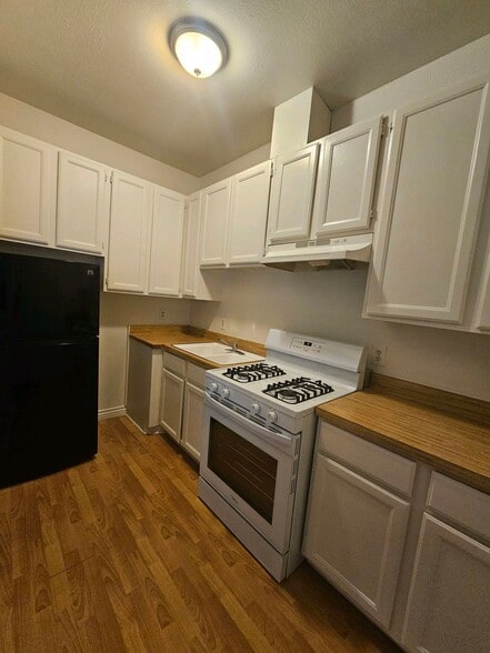 Building Photo - 1615 E. Broadway Ave. #D