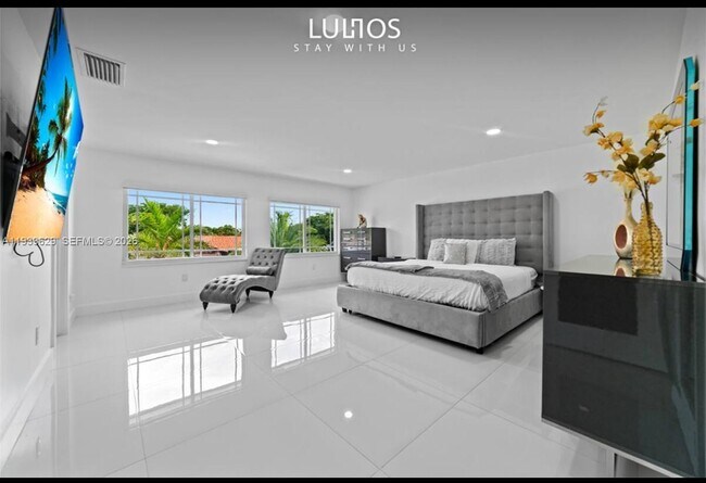 Building Photo - 20051 NW 64th Pl